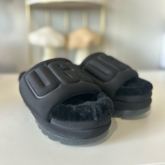 UGG Maxi Graphic Slide - Picture 1 of 5